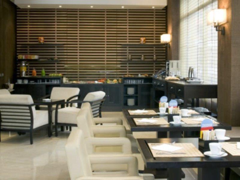 Hotel Catalonia El Retiro Madrid Restaurace fotografie